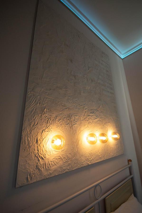 Kyiv Rouge Apartment Ngoại thất bức ảnh