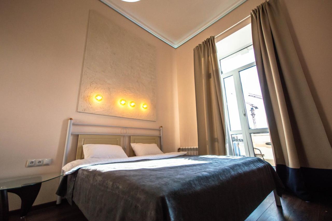 Kyiv Rouge Apartment Ngoại thất bức ảnh