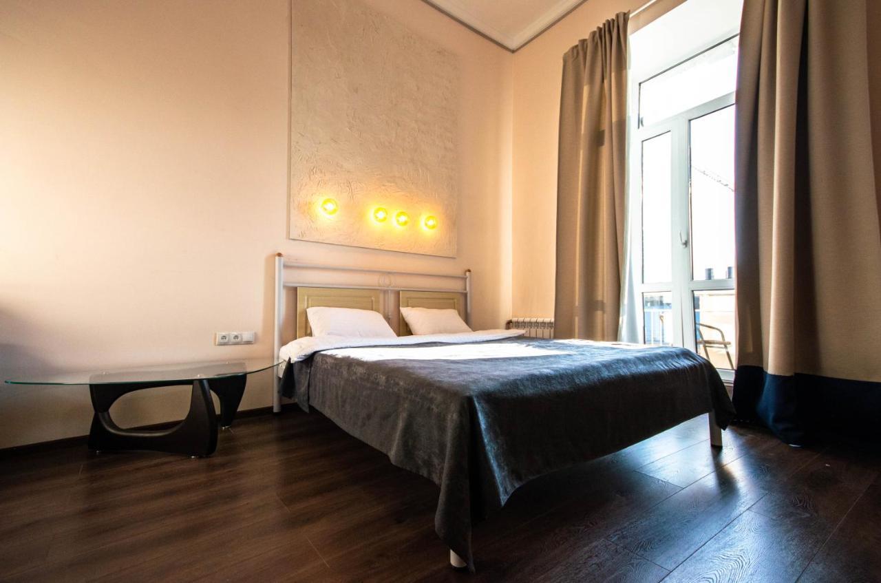 Kyiv Rouge Apartment Ngoại thất bức ảnh