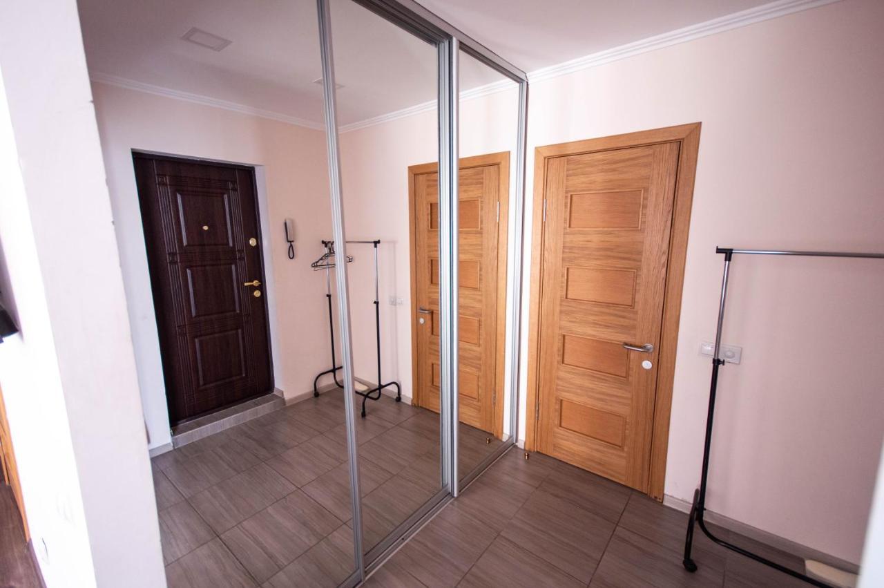 Kyiv Rouge Apartment Ngoại thất bức ảnh